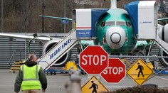 Boeing MAX 737 prestanú dočasne vyrábať