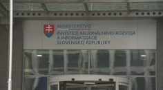 V čerpaní eurofondov sme v porovnaní so susedmi tradične najhorší. Prepadnúť nám môžu stovky miliónov