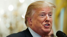 Trump podpísal vojenský rozpočet: Časť peňazí pôjde aj na vznik vesmírnej armády