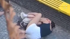 VIDEO: Dramatické scény z Ukrajiny. Útok prišiel počas čakania v rade na zmrzlinu, matka bránila dcéru vlastným telom