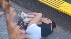 VIDEO: Dramatické scény z Ukrajiny. Útok prišiel počas čakania v rade na zmrzlinu, matka bránila dcéru vlastným telom