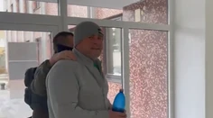 Označujú ho za mafiána a v minulosti vraždil. Teraz muža sudca vzal do väzby