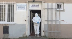 Uviazli v krízovom centre: Pre karanténu nemôže nikto opustiť budovu, minulo sa im už aj jedlo