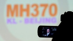 Príbuzní cestujúcich MH370 chcú pátranie na pobreží Madagaskaru