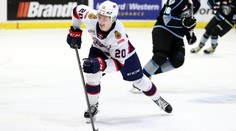 Covid ho na rok a pol odstavil od hokeja aj NHL draftu. Hoci hrával s Bedardom, reštart sa mu podaril doma