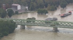 Dunaj vzbudzoval veľký rešpekt, v utorok sa naň prišli pozrieť stovky ľudí