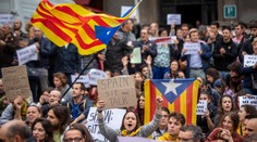 Turisti sa oblúkom vyhýbajú Barcelone. Násilné protesty si vyžiadali až 600 zranených