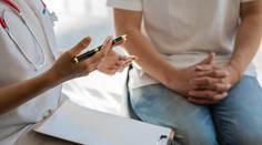 Únik moču trápi tisíce Slovákov. Včasnou prevenciou sa tomu dá predchádzať