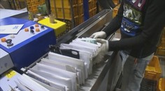 Slovensko zaplavujú zásielky e-shopov z Číny. Pošta ani colníci nestíhajú