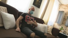 Mužovi komplikuje život črevná baktéria Yersinia. Lekári mu s bolesťami vraj pomôcť už nevedia