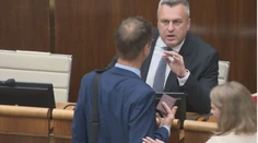 Vláda uprednostnila osobné záujmy Andreja Danka pred zdravím obyvateľov, tvrdí opozícia