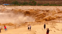 Tieto vodopády sa nedajú opísať slovami. Pripomínajú totiž splašky