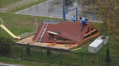 V detskom domove v Trnave sa zrútil altánok, svojpomocne ho stavali zamestnanci domova