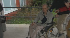 Invalidný tyran čelí súdu. Obvinili ho zo zabitia manželky, on vinu odmieta