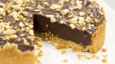 RECEPT NA DNES: Čokoládový ganache v mandľovom korpuse