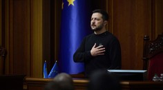 1000 dní bojov na Ukrajine: Tisíce mŕtvych, zničené mestá a hrozba tretej svetovej vojny. Zelenskyj sa však odmieta vzdať