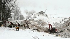 Zo zavaleného hotela vytiahli ďalšie telo, nezvestných je už len 5