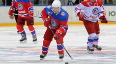 Putin je všestranný športovec. Skóroval v Soči