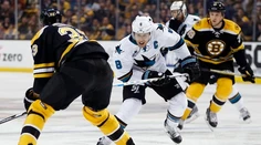 Chára asistoval, Boston však podľahol San Jose 4:5