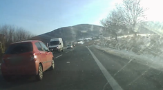 Unavený šofér ohrozoval premávku: Tieto zábery sú výstrahou pre všetkých vodičov