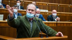 Grendel vyhodil Kotlebu z rokovacej sály, blokoval pult a Matoviča nazval psychopatom