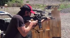 Video ako dôkaz! Keanu Reevesa so zbraňou by ste nahnevať nechceli