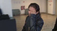 Denisa prehodila novonarodenú dcérku cez plot. Dohodla sa na treste