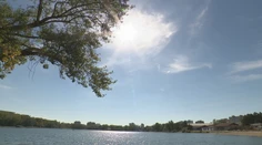 V kalendári október, za oknami leto. Klimatológovia vysvetlili, čo sa deje s naším počasím