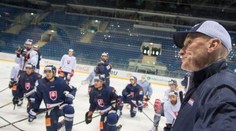 Ramsay privítal na zraze 22 hokejistov, z pôvodnej nominácie vypadli dvaja hráči