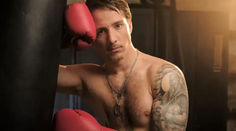 Vo vojne prišiel o nohy, teraz je najžiadanejším mužom. Ukrajinky kvôli nemu zhodili web známej reality šou