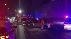 Vážna hromadná nehoda ochromila centrum Bratislavy. Zavinil ju asi alkohol, hlásia zranených