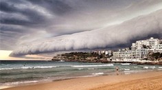 Búrka ako z apokalypsy: Slnečné Sydney zahalila tma