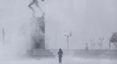 Krutá zima v USA zasadila druhý úder. Napadalo cez 30 cm snehu