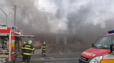 Rozsiahly požiar zachvátil predajňu záhradnej techniky. Škoda je vo výške vyše 500-tisíc eur