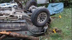 Zámerne nabúral do iného auta, trom ľuďom spôsobil ťažké zranenia