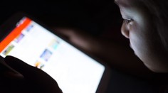 Toto hrozí deťom, ktoré sa hrajú s tabletom viac ako hodinu