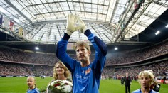 Strach o holandskú ikonu. Van der Sara museli hospitalizovať, je v kritickom stave