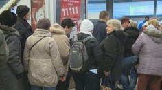 Vystáli si na ne hodinové rady a zbytočne. Senior pasy už nemajú význam