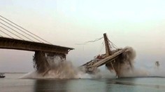 VIDEO: Indické úrady čelia obrovskej hanbe. Most, ktorý mal byť hotový v roku 2020, sa už druhýkrát zrútil