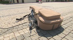 Jeho javiskom je námestie v Trnave. Pouličné hranie mu údajne pomáha prepájať sa s ľuďmi