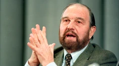Zomrel legendárny dvojitý agent George Blake, ktorý zradil Západ a donášal ruskej KGB