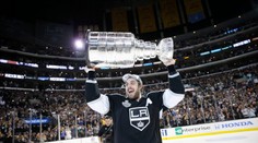 Kariéru v NHL spojil s jediným klubom. Hviezdny Anže Kopitar oznámil zásadné rozhodnutie
