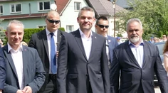 Premiér: Budem sa snažiť, aby počet ľudí robiacich za minimálnu mzdu klesal