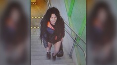 Muž prezlečený za ženu, ktorý dobodal 17-ročné dievča, sa vraj splietol. Dobodať chcel inú ženu