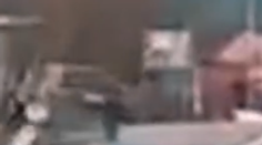 VIDEO: Šokujúce zábery z južného Slovenska. Opitý vodič takmer vrazil do zastávky, stáli pri nej dve osoby