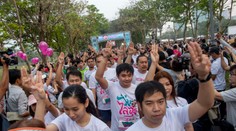 Desaťtisíce ľudí sa v Thajsku zúčastnili na provládnych i protivládnych protestoch
