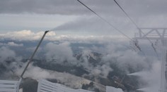 V niektorých lyžiarskych strediskách začali zasnežovať zjazdovky