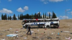 Nehoda autobusu v Turecku si vyžiadala najmenej 14 obetí
