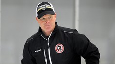 Devils má najmladšieho trénera v NHL