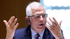 Šéf diplomacie EÚ: Pri hraniciach s Ukrajinou je vyše 150-tisíc ruských vojakov